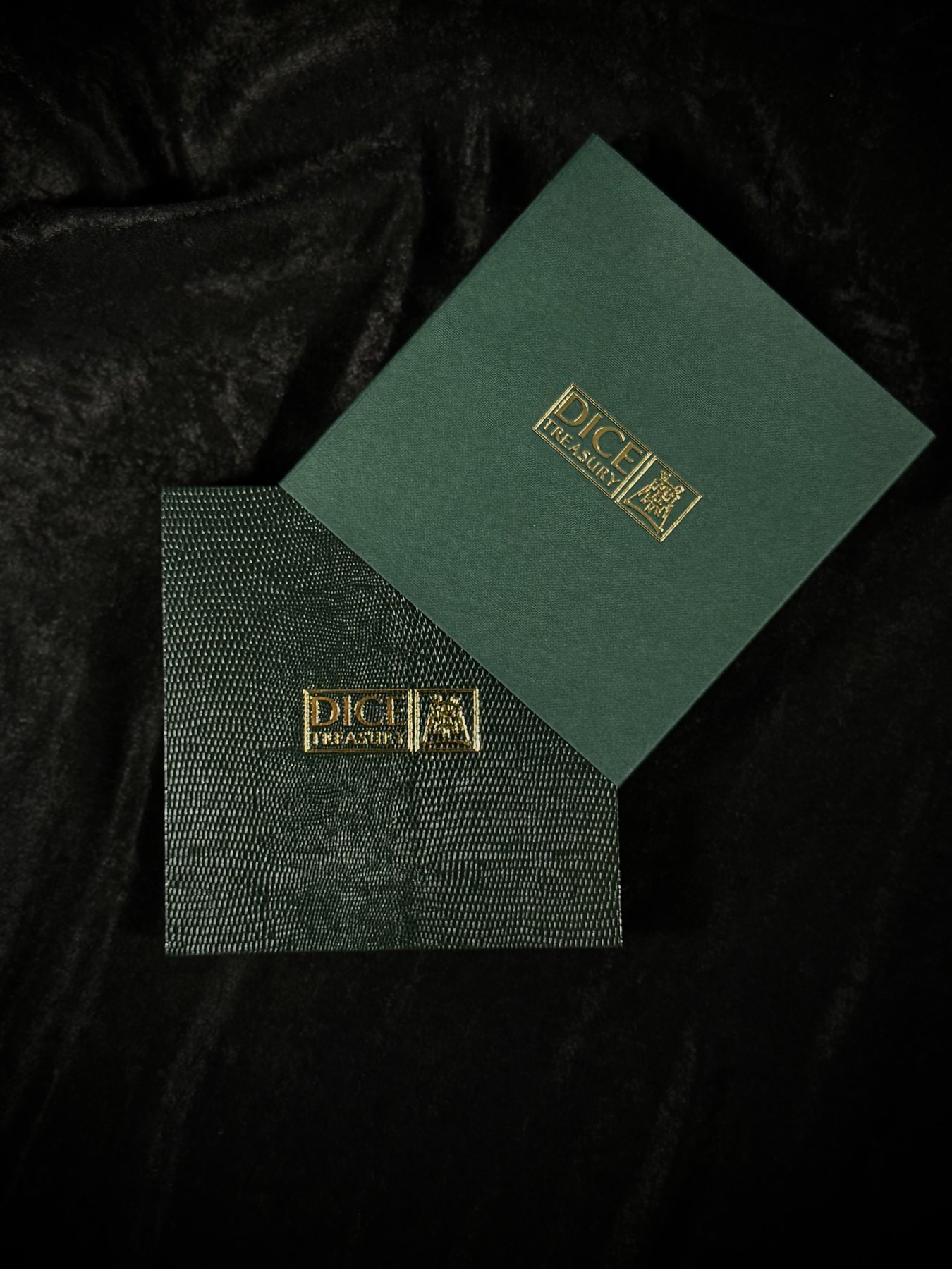 Classic Yamb Set presentation box with gold foil logo
